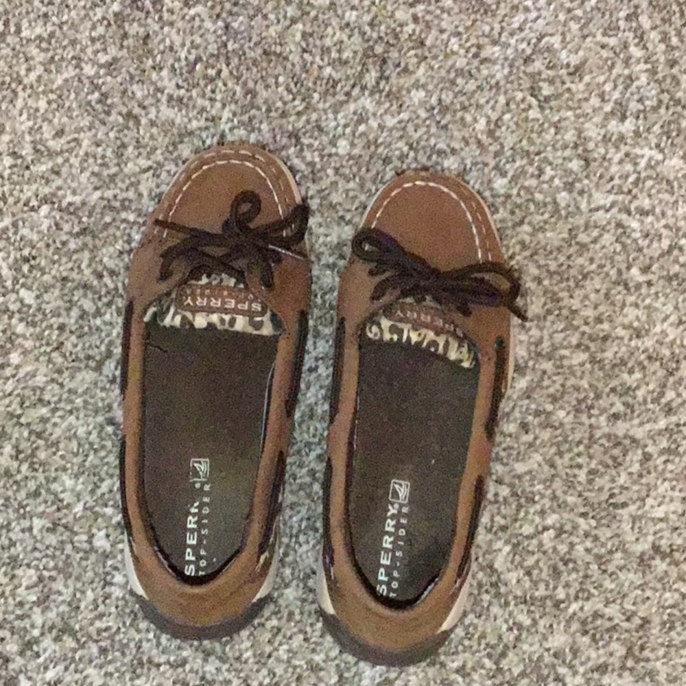 Kids brown leopard sperry